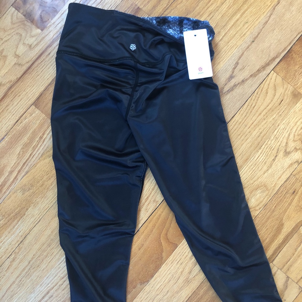 Peach reversible capris - Picture 6 of 6